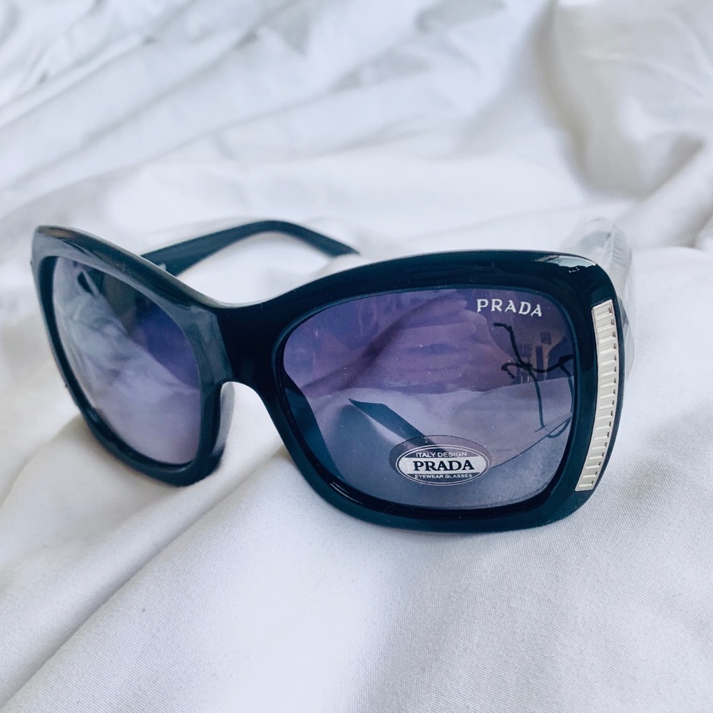 PRADA STYLE SUNGLASSES
